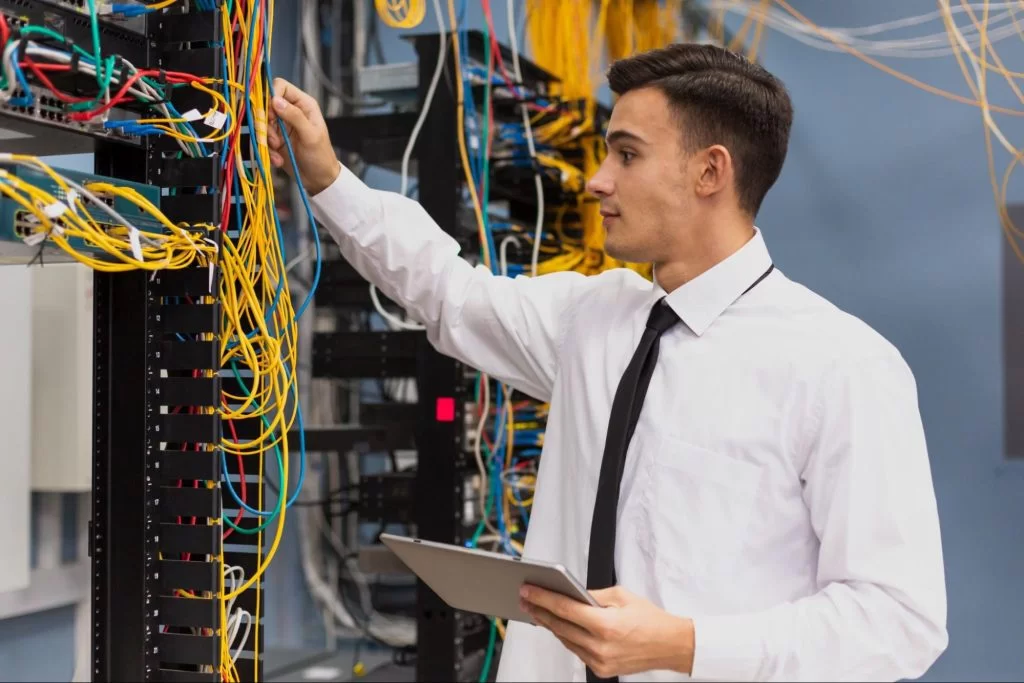 Reasons to outsource network management to Managed Network Service Providers 1024x683